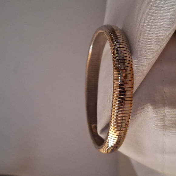 Park Lane Jewelry - # 187 Park Lane Goldtone braclet